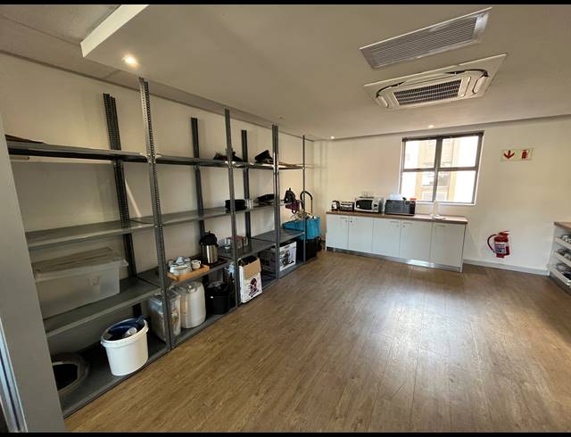 1,194M² OFFICE TO LET IN CENTURY CITY